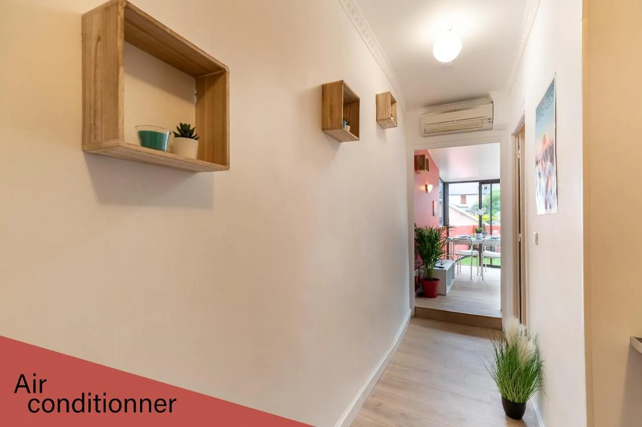 Air-Conditioned Flat With Terrace - Private & Independent - Lourdes 0*,  Francia